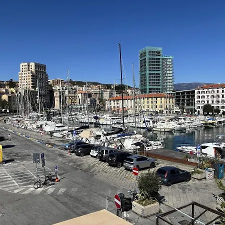 Apartment Da Li Al Mar Savona
